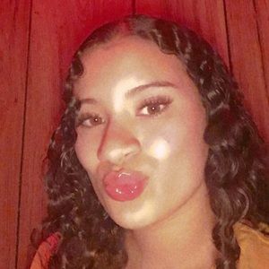 Meet your Posher, Destiny